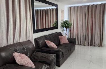 Luxurious 2 Bedroom House With Garden And Free Parking - Foto 12