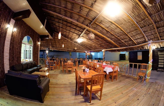 Tropicana Condominiums - Foto 22