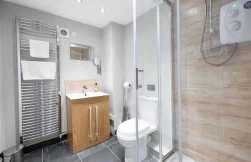 New School Rooms estate close to Bath including heated swimming pool,hot tub,WIFI, pool table, parking - Foto 8