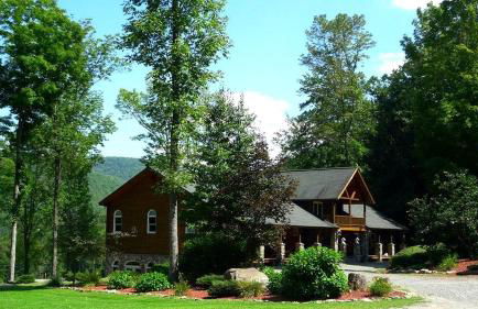 Spacious Villa Rental with a Pool for a Large Group near Catskill Mountains, New York - Photo 7