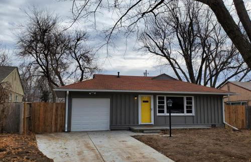 South Side Chic 3Br 1Ba 10mn to McConnell Spirit - Photo 3