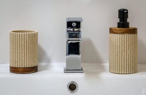 2BR Apartment with Parking Near Southside and Queens Park - Foto 11