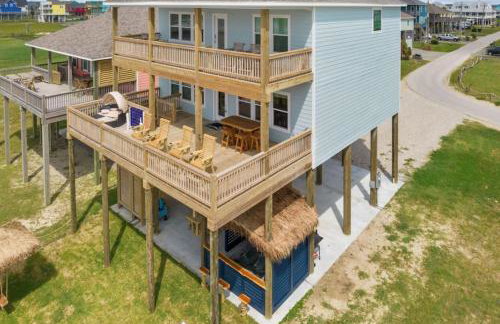 Beachfront oasis! Hot tub, gameroom, double deck!! - Foto 10