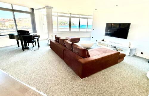 Amplio piso a pie de playa de Patos. Nigrán. - Foto 1