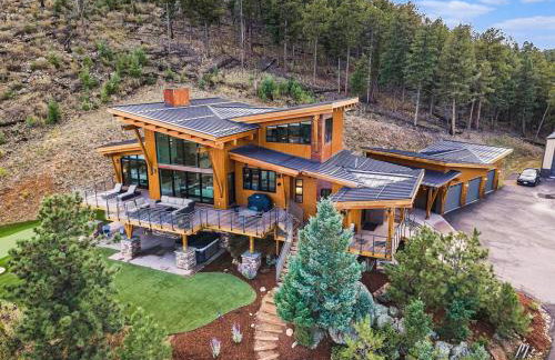 Hot Tub and Scenic Views at The Bailey Lodge - Foto 6