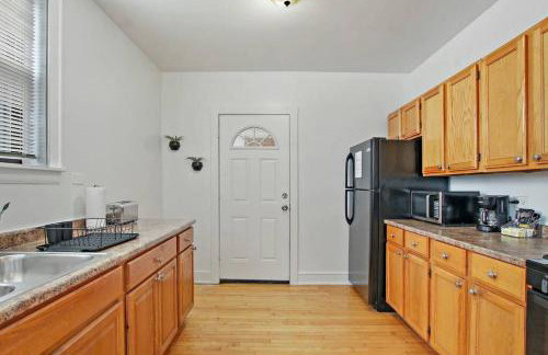 1BR Vibrant & Inviting Apt in Chicago - Montrose 2E - Foto 11