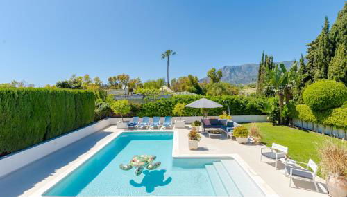 Modern villa with Heated Pool & BBQ Next to the Beach - Foto 5, Garden