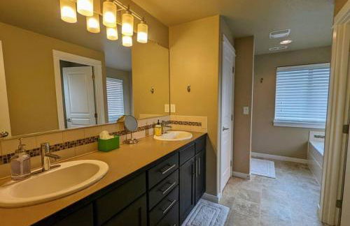 Spacious 3-bedroom home with outdoor space - Photo 21