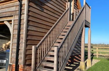 Pettits Barn - Photo 2