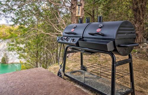 Tranquility Lake Getaway with Hot Tub on 27 Acres! - Foto 25