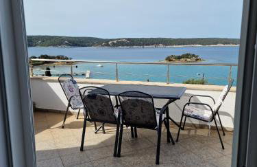 Apartments by the Beach with Pool and Lounge Beds - Miral Apartments - Foto 22