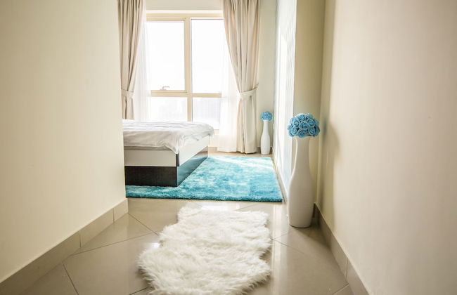 Deluxe Apartment with Lake View - Photo 8