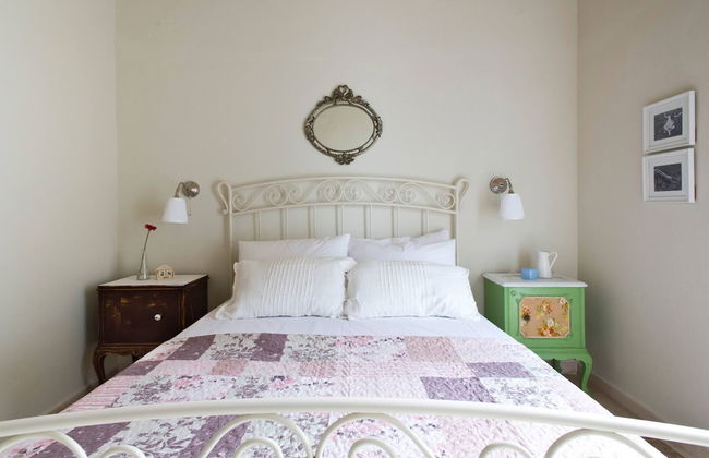 Cute Yellow Handmade House With Garden - Foto 4