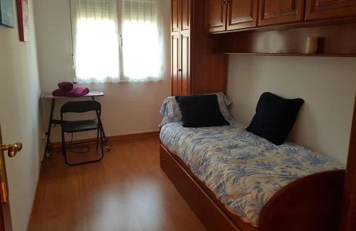 Piso completo para 5 personas en Gijón Casa Lantoxana - Foto 8