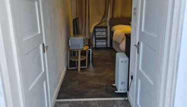 D D Studio Apartment - Photo 5