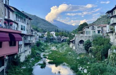 Casa Celestine in Via Orsini Isolabona Liguria Italy Sleeps 5 - Foto 16