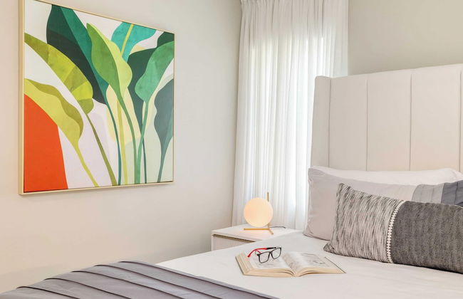 Backyard Pool, Puttinggreen, Playground Modern 5bdr White Agate by Avantstay - Foto 17