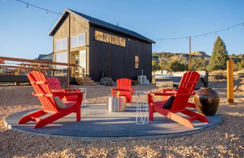 Stargazing Retreat with Hot Tub Deck Hammocks BBQ - Photo 16