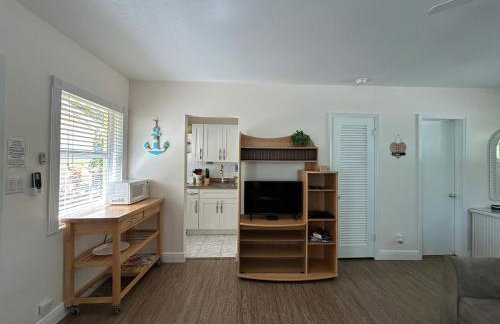 Bahama Beach Club Pompano - Fort Lauderdale - Charming and Cozy Studios & Apartments close to Beach with heated Pool - Photo 53