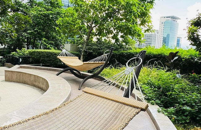 Andi and Frances' Place at BGC - Photo 40