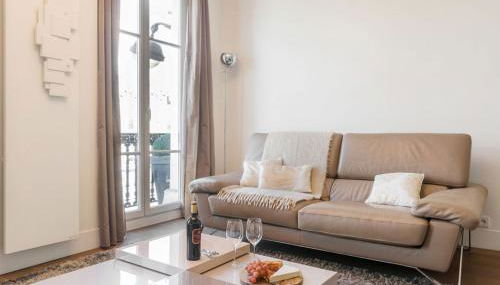 Two Bedroom Luxury Apartment - Balcony with View of Notre Dame - Foto 3