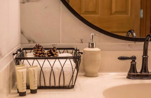 Incredible New York Cabin with a Spa and Movie Theater - Foto 22