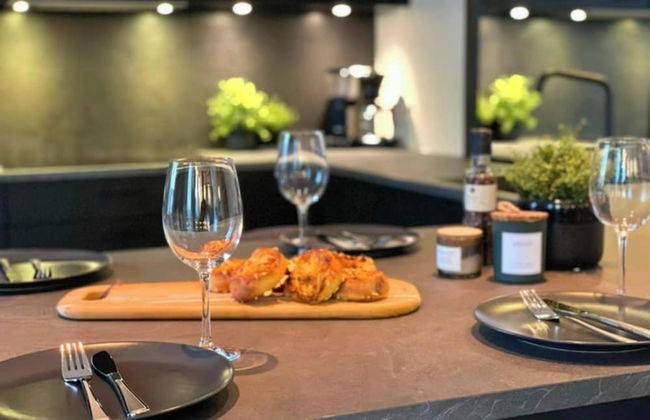 Free Parking Space, Balcony, Prime Location - Foto 13