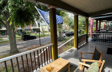 Historic & Spacious 3 Bedroom Family Gem on Peaceful Street - Foto 12