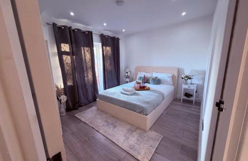 Cozy Escape Garden Flat - Photo 3