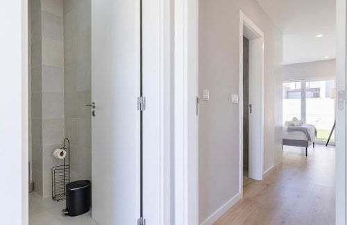 Poolside oasis by Caparica beach - Foto 32