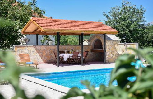 3 Bedroom Cozy Home In Hrvace - Foto 8