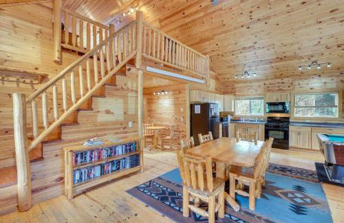 Wraparound Deck and BBQ Pet-Friendly Deadwood Cabin - Foto 12