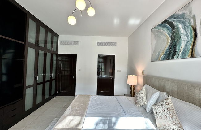 Lux BnB Travo Tower I Private Garden I Lake View - Photo 9