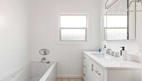 Modern Oasis with Pool & Jacuzzi near Universal Studios - Foto 5