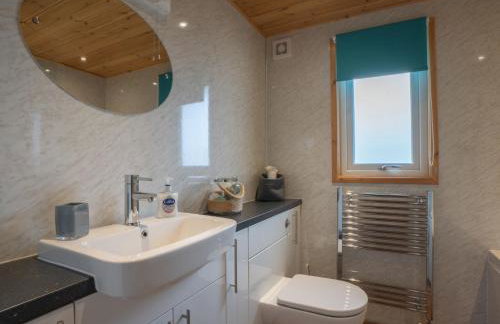 Chalet Loch Leven Lodge 21 by Interhome - Photo 50