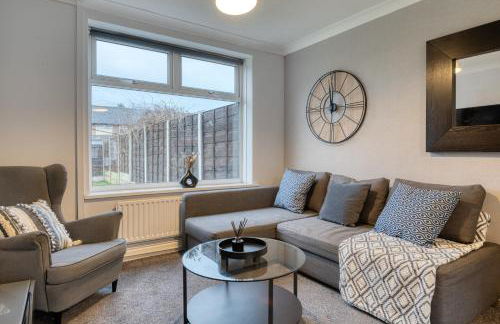 Vibrant 3BR Getaway Sleeps 6 Exclusive Offer - Photo 9