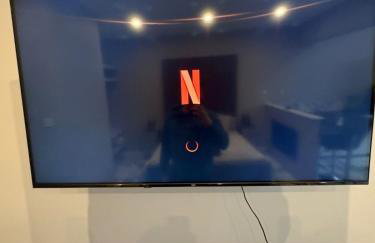 The Norwich Hideaway - Private Hot Tub - Photo 8