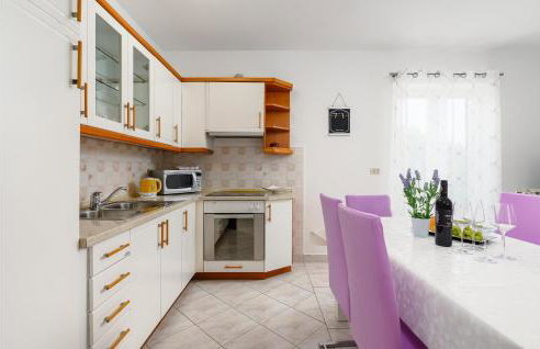 4 Bedroom Stunning Home In Jurani - Foto 17