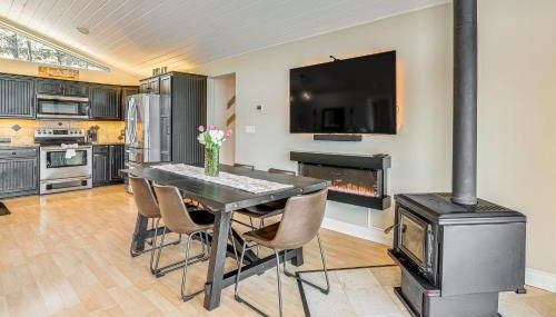 Lakefront Retreat with Kayaks, Paddle Boards and Deck! - Foto 5