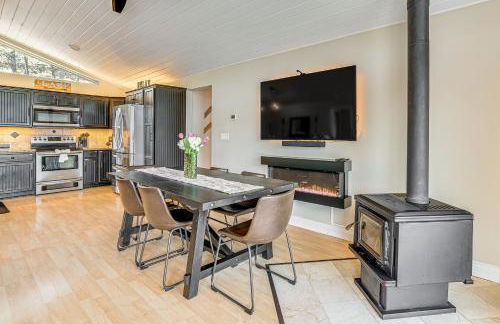 Lakefront Retreat with Kayaks, Paddle Boards and Deck! - Foto 5