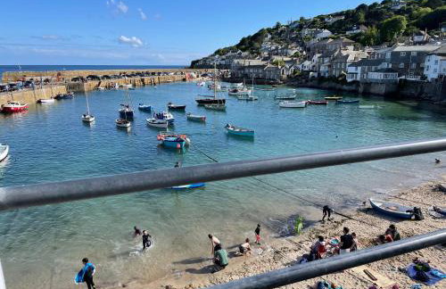 1-bed luxury seafront cabin in heart of Newlyn, Mousehole - Photo 38