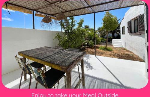 Full Relaxation - Private Villa - Sea View - Stunning Garden - 2 Terraces - 2 Bedrooms - Wifi - Parking - Washing Machine - Foto 6