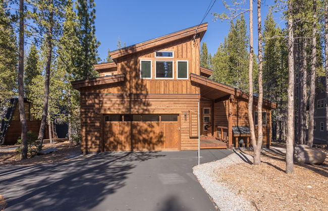 Sawtooth by Avantstay Spacious Pine Tree Cabin w/ Hot Tub - Foto 25