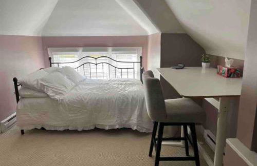 Elevated Entertainment Sleep Suite - Foto 1