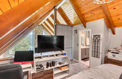 Lake Arrowhead Cabin with Hot Tub and Mountain Views! - Foto 11