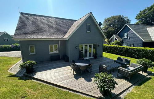 Trewhiddle Retreat V14 by Together Travel - Luxury 4-Bedroom Villa - Foto 1