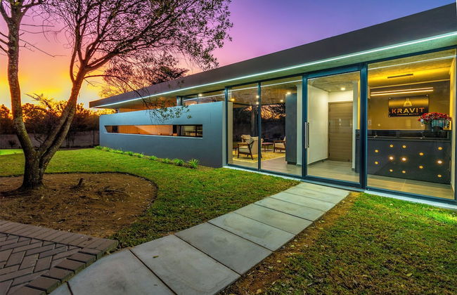 KRAVIT Premier Suites - Photo 15
