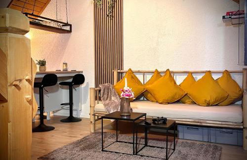 Stay by Home Deluxe Apartment WiFi-PS4-TV-Loft-Bath-Kitchen - Foto 9