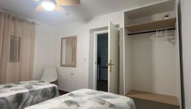 Apartamento Alarcon en zona Av España - Hospital - Foto 4, wardrobe