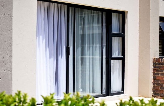 Johannesburg Apartment - Photo 10